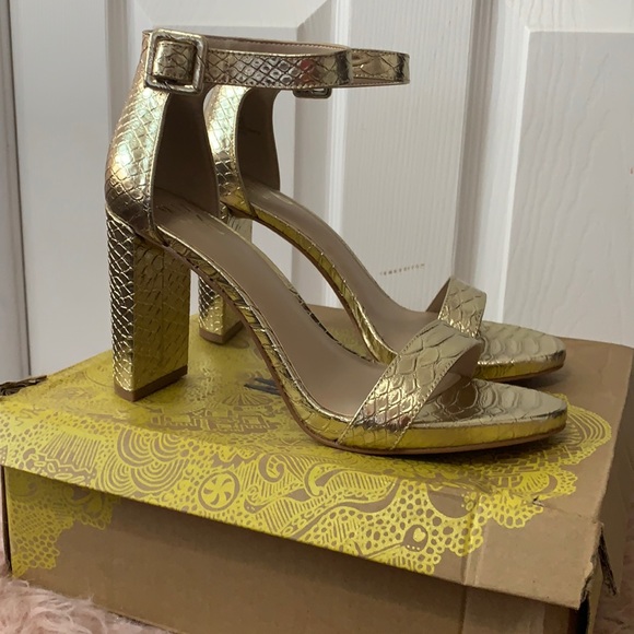 Mix No. 6 Shoes - BRAND NEW gold snake skin heels!